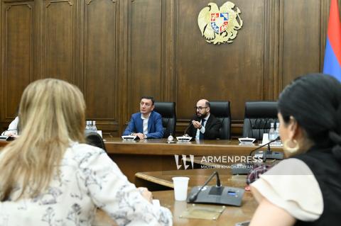 ԱԺ հերթական նիստերին հաջորդող խորհրդարանական ճեպազրույցներ