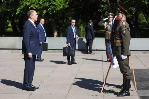 Russian Foreign Minister lays wreath at Tomb of the Unknown Soldier in Yerevan