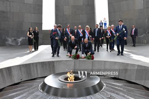 Глава МИД Франции воздал дань памяти жертвам Геноцида армян