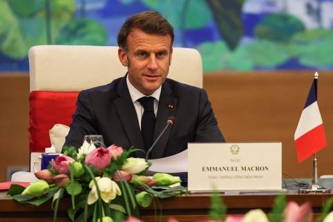 Макрон заявил, что страны ЕС намерены повлиять на Россию санкциями
