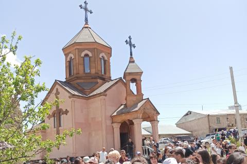 Մարտունի համայնքի Մադինա գյուղում բացվեց և օծվեց Սուրբ Ամենափրկիչ նորակառույց եկեղեցին
