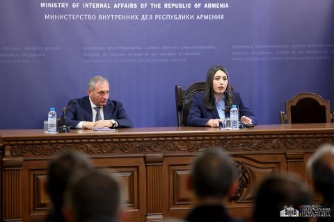 ՆԳ նախարար Արփինե Սարգսյանը ՆԳ նախարարության և ոստիկանության անձնակազմին է ներկայացրել ոստիկանության նորանշանակ պետ Արամ Ղազարյանին