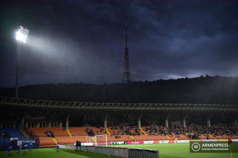 Տարոն Ոսկանյանը հեռացել է «Փյունիկ»-ից, «Նոա»-ն երկարաձգել է պայմանագիրը Սանգարեի հետ