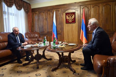 President Khachaturyan visits Russian embassy on national holiday