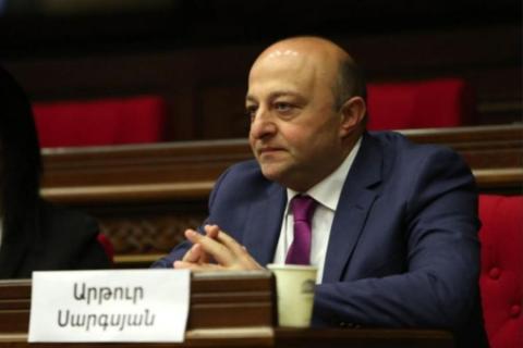 Պատգամավոր Արթուր Սարգսյանը մեղավոր է ճանաչվել պաշտոնեական կեղծիք կատարելու մեջ