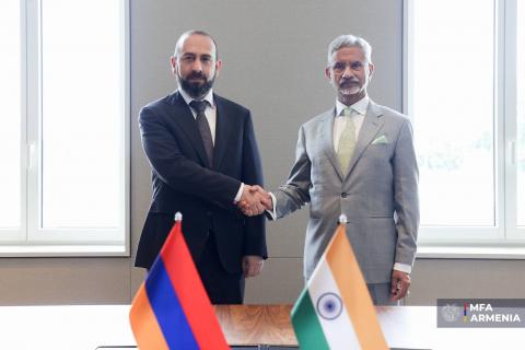 Armenian, Indian foreign ministers discuss regional security
