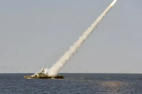 Téhéran envisage la possibilité de fermer le détroit d’Ormuz
