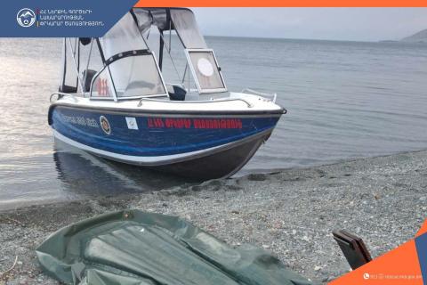 Спасатели вывели граждан на берег