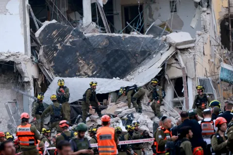 Iran launches fresh counter-strikes on Israel, 3 dead