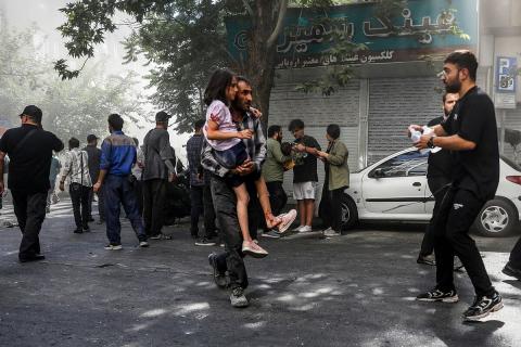 Hindistan, vatandaşlarını İran'dan tahliye etmek için Ermenistan'ı güvenli bir yol olarak görüyor