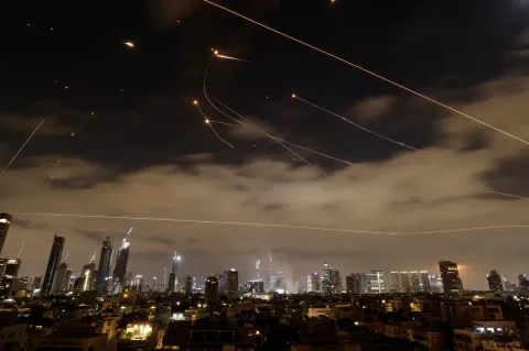 L’armée de défense d’Israël a annoncé avoir intercepté la majorité des missiles lancés depuis l’Iran