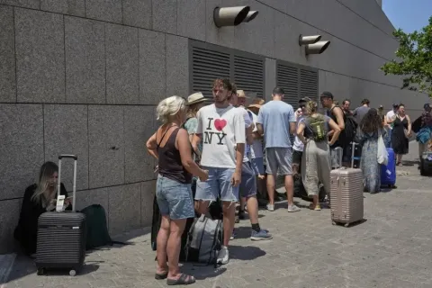 Le Royaume-Uni a évacué les familles de ses diplomates de Tel-Aviv et de Jérusalem