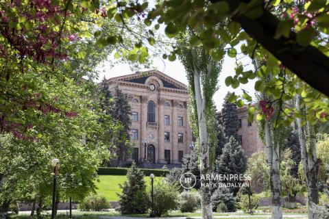 برگزاری نشست عادی مجلس ملی جمهوری ارمنستان