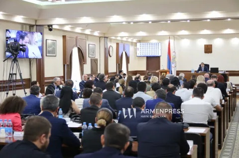 Արտակ Զեյնալյանին Երևանի ավագանիում կփոխարինի Լինա Ղշյանը
