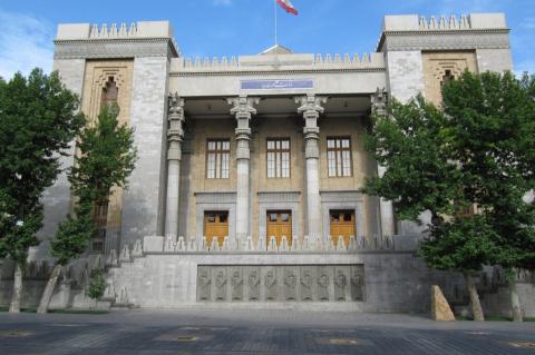 Le ministère des Affaires étrangères de l’Iran a appelé à la convocation d’une réunion d’urgence du Conseil de sécurité de l’ONU et a exhorté à condamner les actions des États-Unis