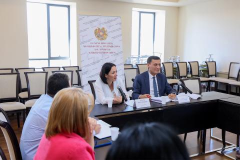 ԿԳՄՍ նախարարի գլխավորությամբ քննարկվել են երիտասարդական միջավայրի և դպրոցներում անվտանգության ապահովման ստանդարտների մշակման հարցերը