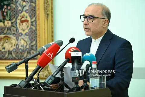 სომხეთის რესპუბლიკაში ირანის ელჩის, მეჰდი სობჰანის პრესკონფერენცია