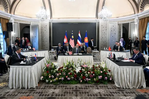 Մալայզիայում մեկնարկել են Թաիլանդի և Կամբոջայի միջև հրադադարի բանակցությունները