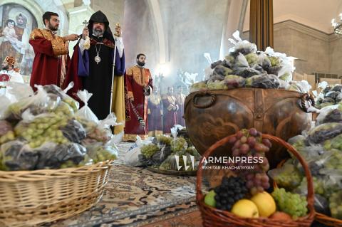 Celebración de la Asunción de la Santísima Virgen María: Bendición de Uvas