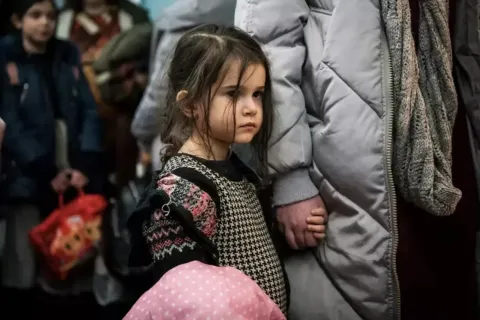 Фон дер Ляйен подчеркнула важность возвращения пострадавших во время российско-украинского конфликта детей их семьям