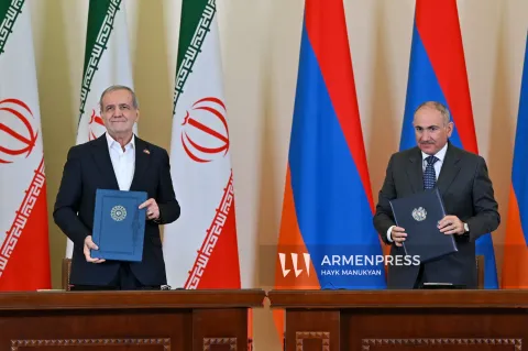 امضای مجموعه‌ای از اسناد همکاری میان جمهوری ارمنستان و جمهوری اسلامی ایران  در چهارچوب سفر رسمی دکتر مسعود پزشکیان به ارمنستان