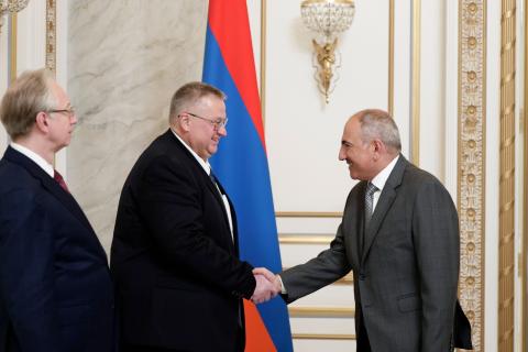 Le Premier ministre Pashinyan a reçu Alexeï Overchouk