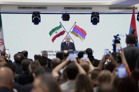 حضور نیکول پاشینیان و مسعود پزشکیان در همایش تجاری ایران و ارمنستان