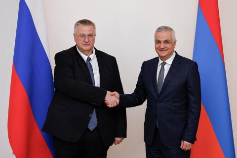 Ermenistan ve Rusya Başbakan yardımcıları, bölgedeki ulaşım bağlantılarının açılmasını görüştü