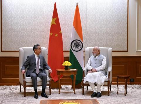Indian PM meets Chinese FM in New Delhi