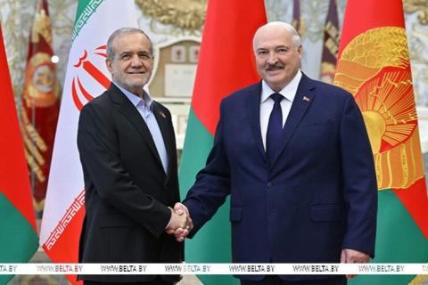 Lukaşenko: Belarus, Ermenistan üzerinden Basra Körfezi’ne açılma konusunda ilgilidir