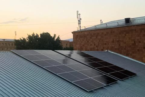 Ucom и SunChild установили солнечную электростанцию в культурном центре Ехегнадзора