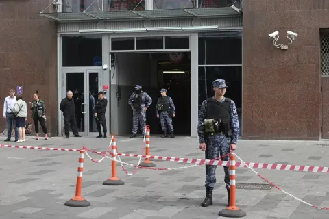 В результате взрыва в Детском магазине в Москве погиб один человек, один пострадал