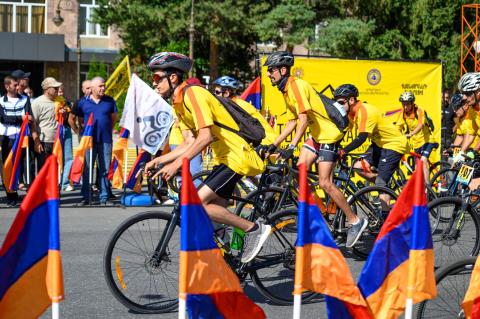 Ապարանում առաջին անգամ անցկացվել է «Արագածի շուրջը» սիրողական հեծանվասպորտի միջազգային առաջնությունը