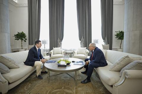 Le Premier ministre a reçu  le président des affaires mondiales de la société "Goldman Sachs"