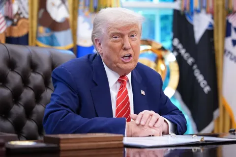 Трамп подписал указ о строительстве правительственных зданий в классическом античном стиле