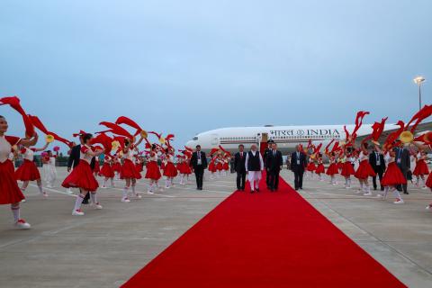 Le Premier ministre Modi arrive en Chine pour assister au sommet de l'OCS et rencontrer Xi Jinping