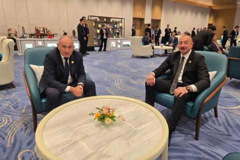 Dans le cadre du sommet de l'Organisation de coopération de Shanghai (OCS), Nikol Pashinyan a rencontré le président de la République d'Azerbaïdjan, Ilham Aliyev