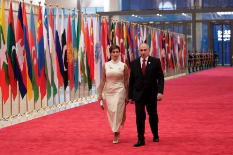 帕希尼扬总理偕夫人出席习近平主席和彭丽媛女士举行的宴会