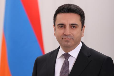 Presidente de Asamblea Nacional de Armenia: “La educación y el conocimiento desempeñan un papel crucial en la construcción de una sociedad fuerte y una economía competitiva”