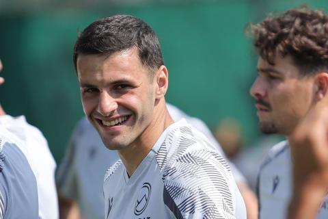 Արթուր Սերոբյանը վերադարձել է «Արարատ-Արմենիա»