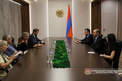 بررسی فرصت‌های اقتصادی ناشی از امضای بیانیه مشترک واشینگتن در دیدار آرمِن گریگُوریان و ماگدالنا گرونو