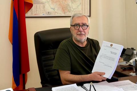 Comisión de investigación de la guerra de 44 días envió su informe al presidente de la Asamblea Nacional