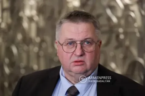 РФ надеется, что задержанные в Азербайджане граждане скоро вернутся: Оверчук