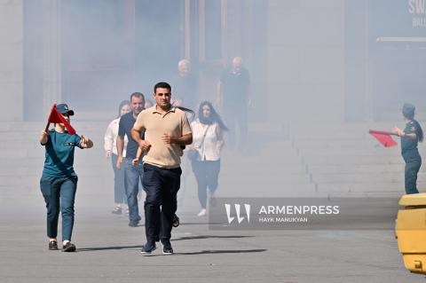 مانور نمایشی باشکوه در میدان آزادی به مناسبت روز ناجیان