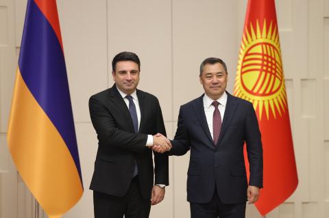Le président de l’AN d’Arménie a attiré l’attention du président du Kirghizistan sur la question des prisonniers arméniens toujours détenus en Azerbaïdjan