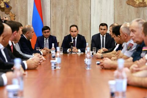 ՀՀ ՏԿԵ նախարարն Արմավիրի մարզպետի աշխատակազմին է ներկայացրել նորանշանակ մարզպետին