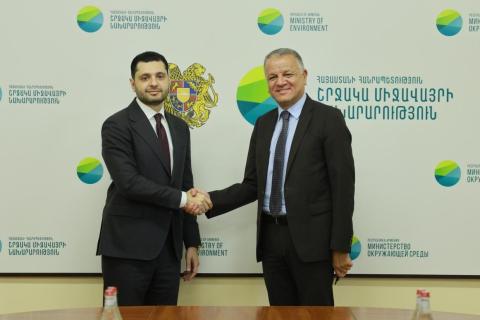 Հայաստանի բնապահպանական օրակարգի շրջանակում Համբարձում Մաթևոսյանը հանդիպել է Վասիլիս Մարագոսի հետ