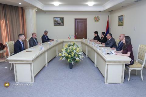 Քննչական կոմիտեի նախագահն ընդունել է ՀՀ-ում դիվանագիտական ծառայությունն ավարտող Իրանի դեսպանին
