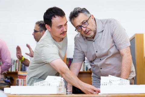 Известная компания Bjarke Ingels Group (BIG) - автор проекта нового здания старшей школы “Айб”