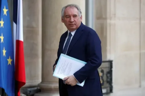 Le Premier ministre de la France a présenté sa démission à Emmanuel Macron